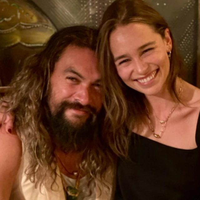 『ゲーム・オブ・スローンズ』ジェイソン・モモア、またまたエミリア・クラークへの愛が溢れてしまった姿を目撃される