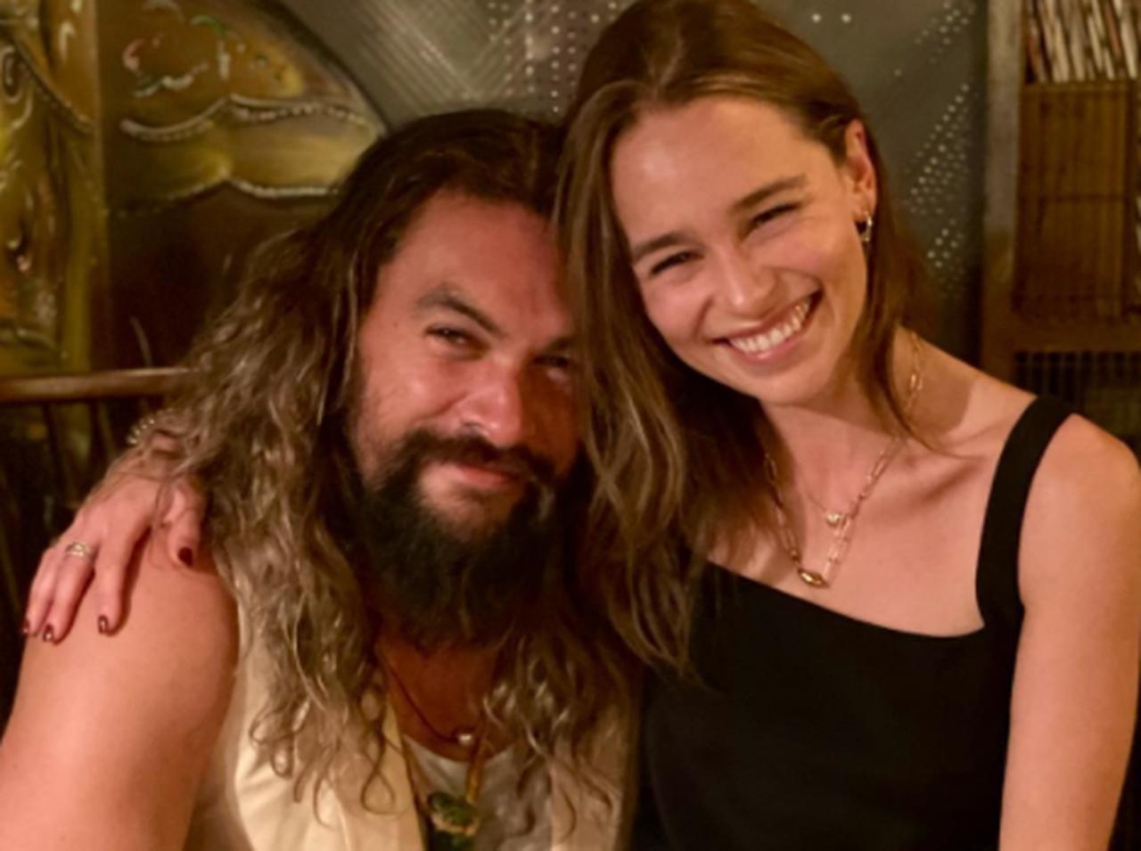 『ゲーム・オブ・スローンズ』ジェイソン・モモア、またまたエミリア・クラークへの愛が溢れてしまった姿を目撃される