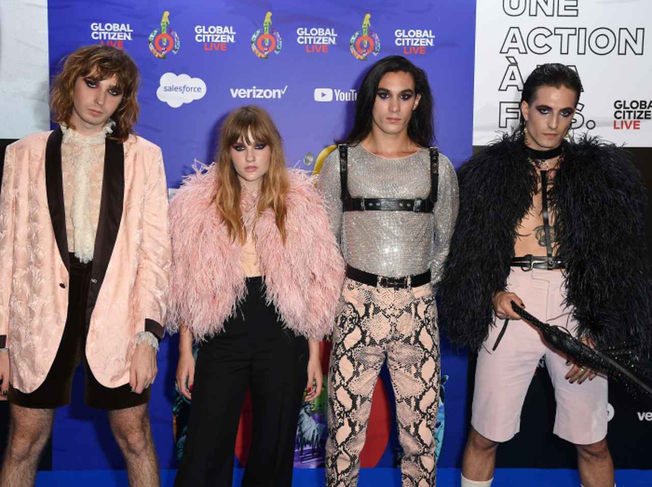 マネスキン、世界的ブレイク後初の新曲「マンマミーア」や個性の大切さを語る【グローバル記者会見レポート】