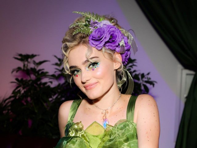 ティンカーベルに大変身、メグ・ドネリーがひと足早く仮装を楽しむ