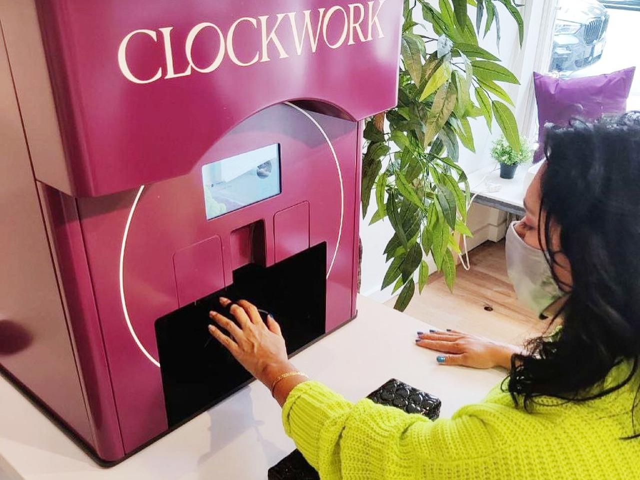 ネイルもロボット化の時代!?「早い、安い、きれい」を叶える海外の最新テクノロジーに注目