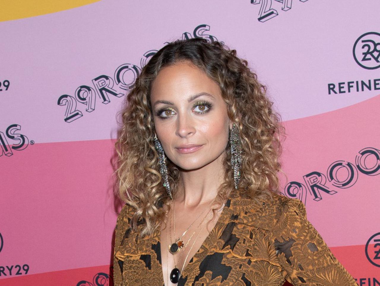 ニコール・リッチー、誕生日会であわや大惨事!髪の毛が燃える