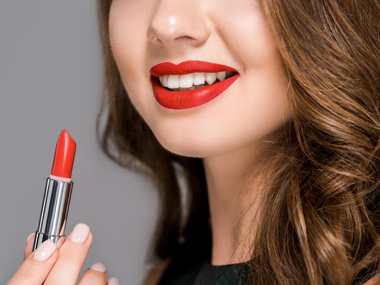 手持ちのリップで脱マンネリ！簡単に印象チェンジできる“重ねテク”
