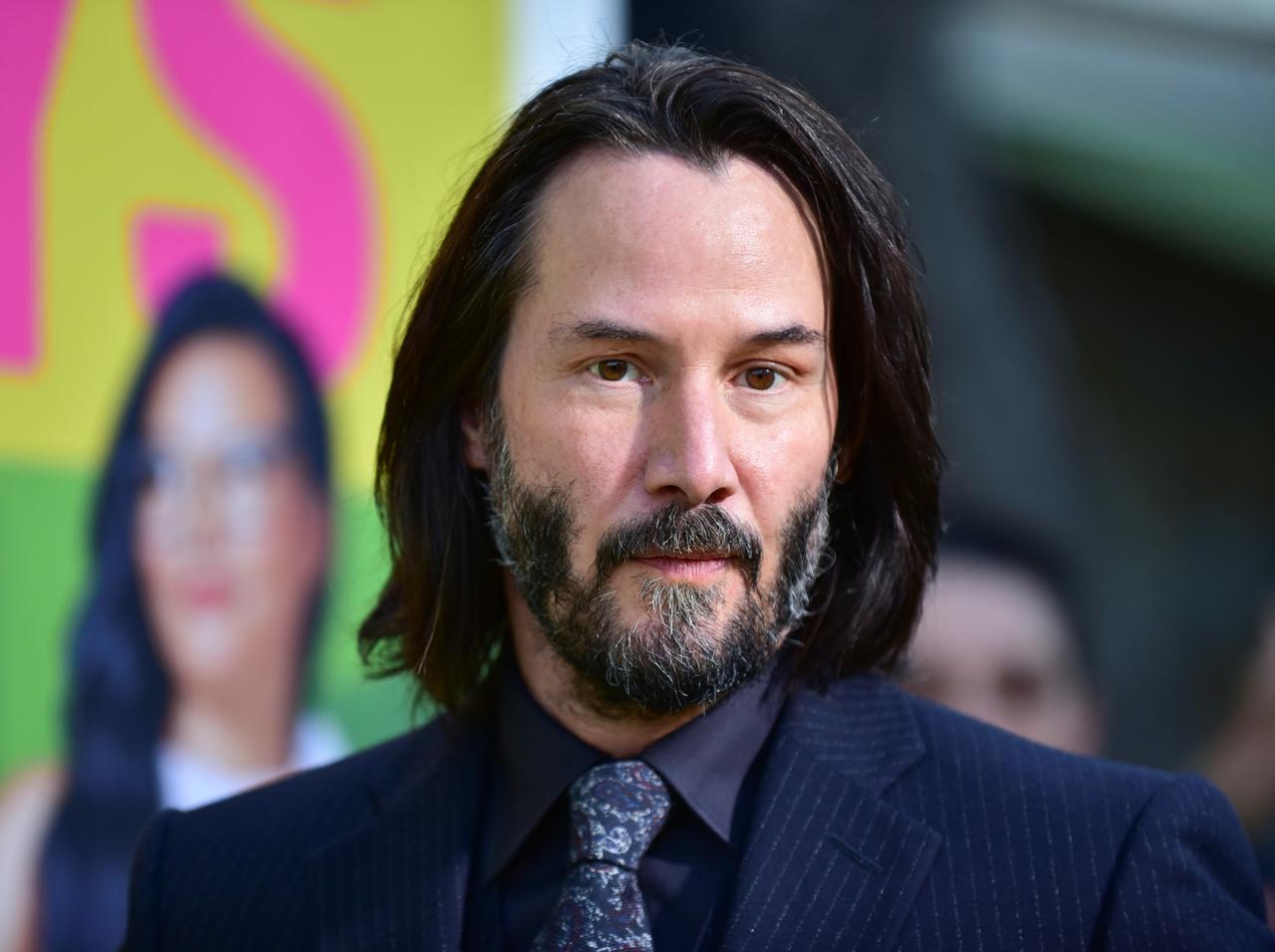 キアヌ・リーブスは『マトリックス』の赤と青の薬のどっちを取る？