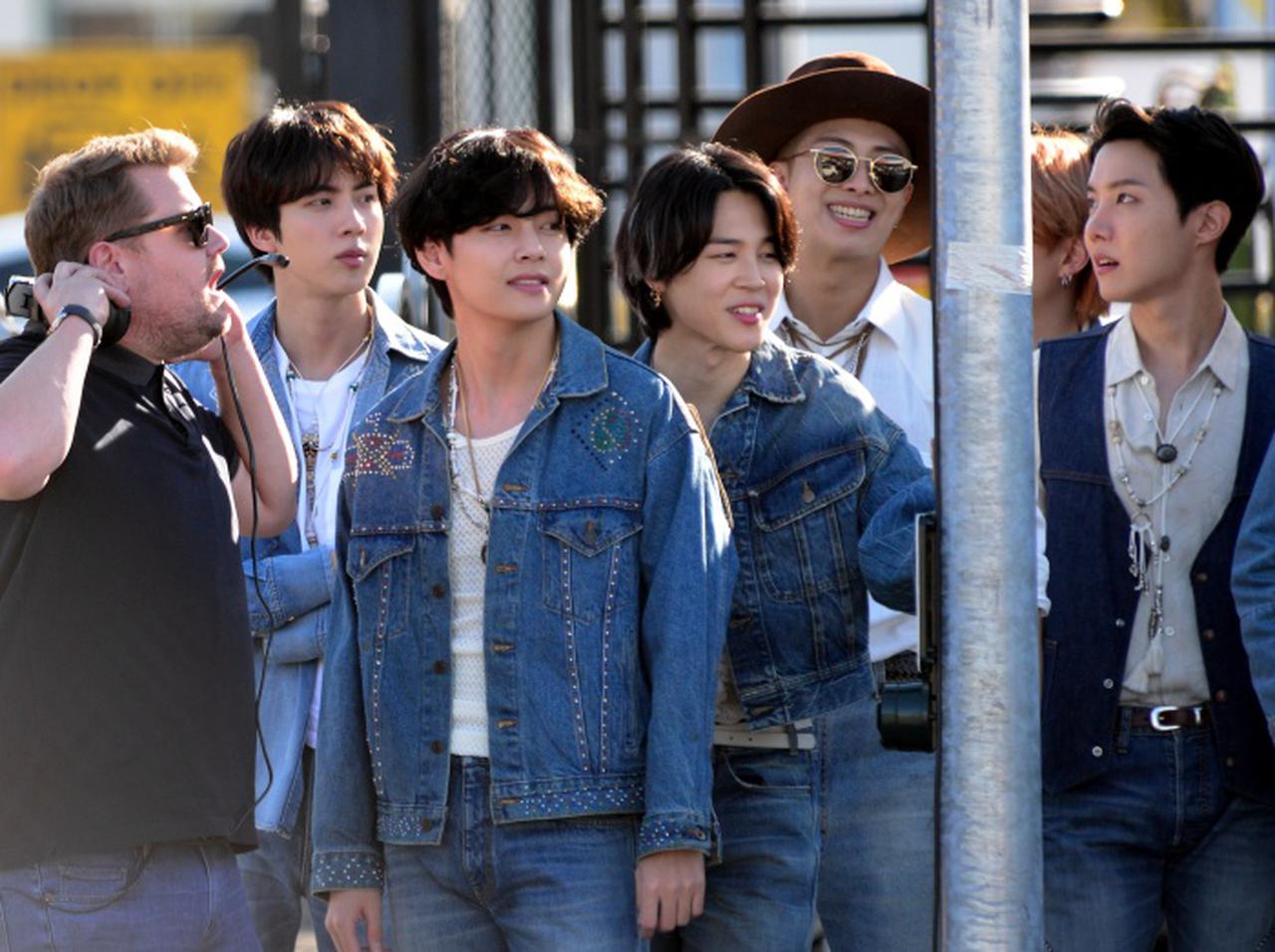 LAの道路ど真ん中で踊るBTSの7人をキャッチ！グラミー賞にノミネートされた直後【写真】