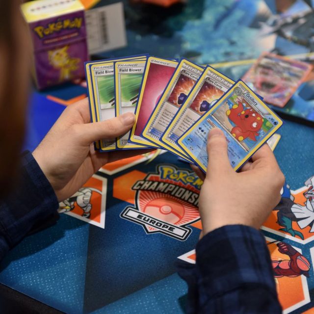 嘘をついてコロナ救済金を得た男の目的は「ポケモンカード」、その“金額”が高すぎ！【アメリカ】