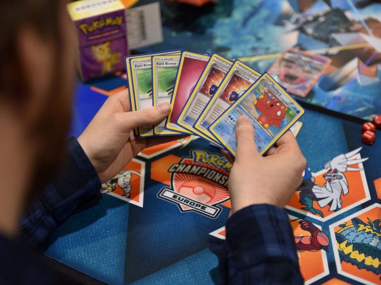 嘘をついてコロナ救済金を得た男の目的は「ポケモンカード」、その“金額”が高すぎ!【アメリカ】