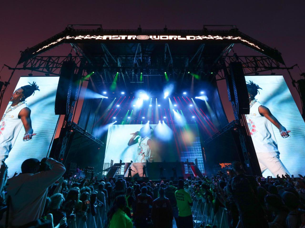 トラヴィス・スコット主催フェスで8人が死亡、300人以上が怪我