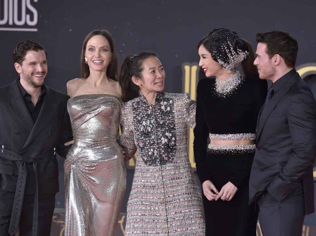 エターナルズはなぜ“サノスの指パッチン”で消えなかった？その理由を監督が明かす！「大きな声では言えないけど…」