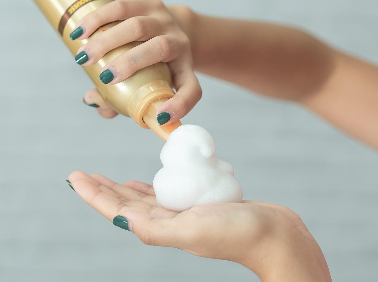 ヘアムースの人気が復活!意外と知らないムーススタイリングのメリットとは