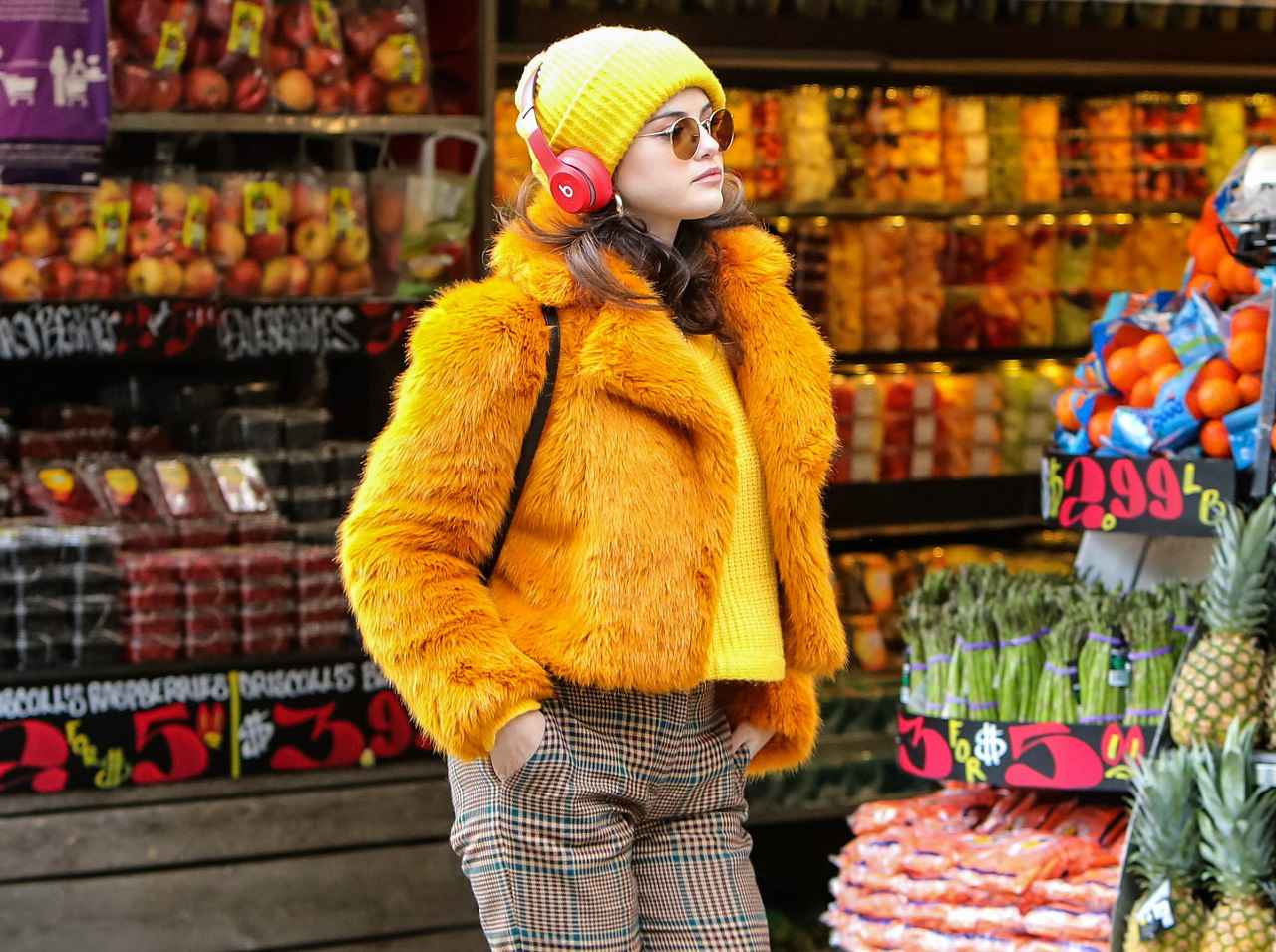 セレーナ・ゴメスのメイクの必需品！『マーダーズ・イン・ビルディング』の撮影で使われたコスメとは？