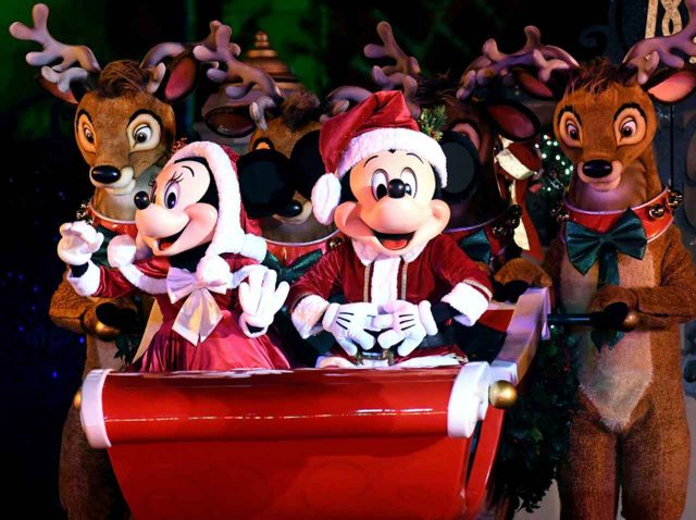 ディズニーランド、パーク初の「黒人のサンタクロース」が登場