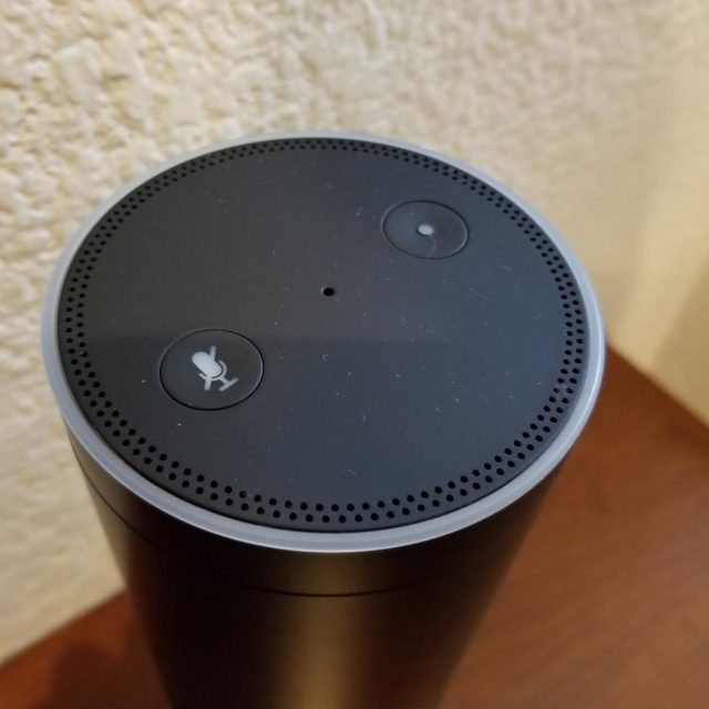 アマゾンのアレクサ、突然笑った「理由」が怖い…