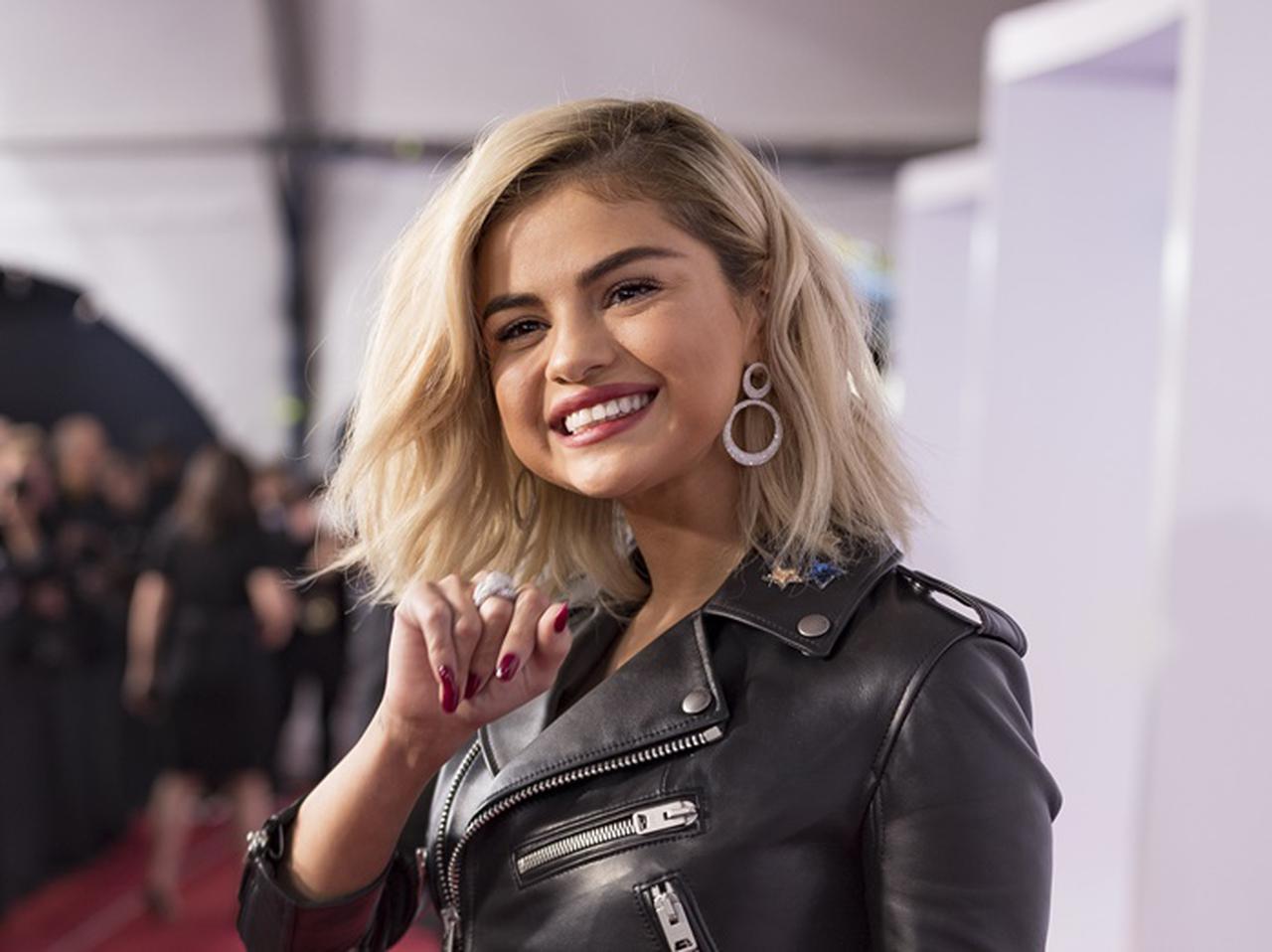 セレーナ・ゴメス、グラミー賞初ノミネートに「冗談でしょ!?」