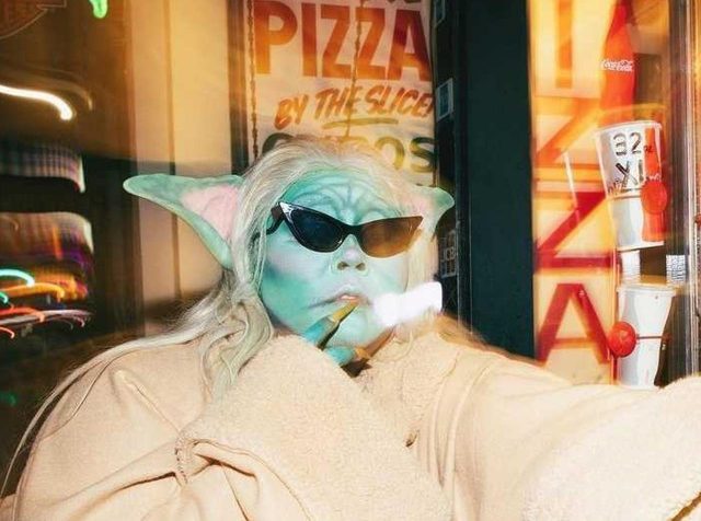 ベビーヨーダの仮装が完璧すぎてじわる、リゾが渾身の仮装をお披露目