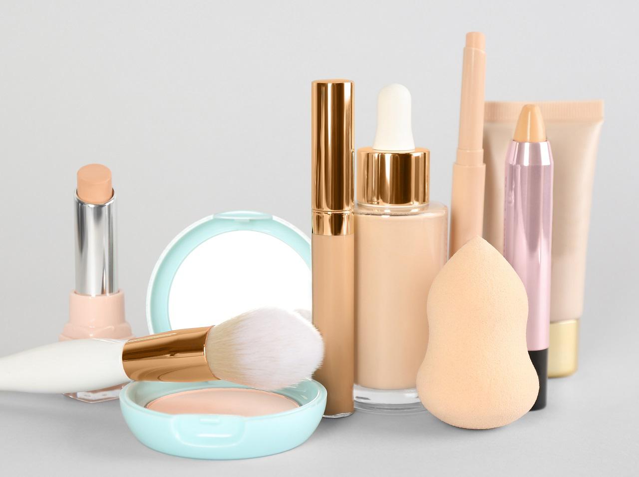 コンシーラーとファンデ、どっちが先?自分に合わせた塗り方の順番