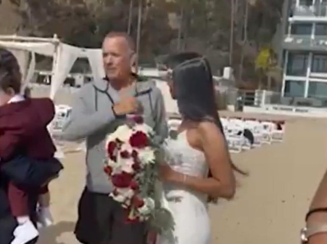 トム・ハンクスが同性カップルの結婚式に突然参加！その「理由」が素敵