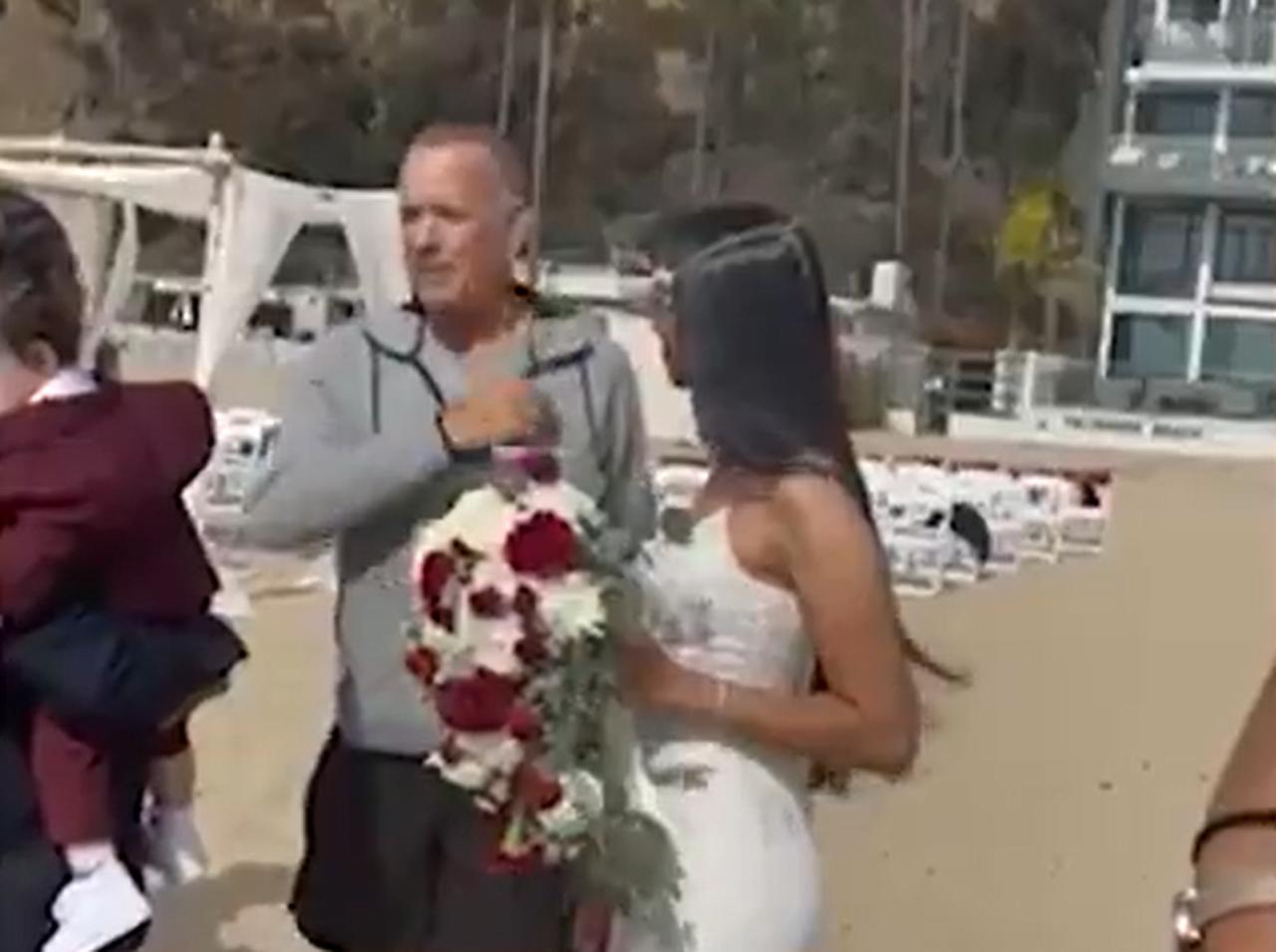 トム・ハンクスが同性カップルの結婚式に突然参加！その「理由」が素敵