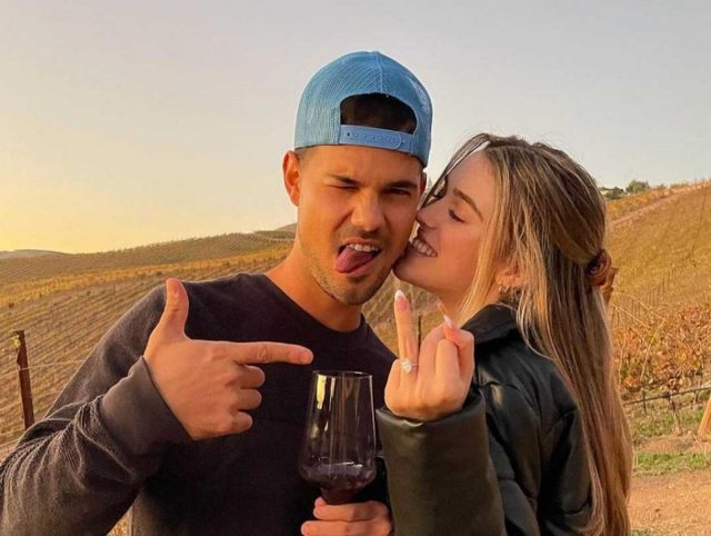 『トワイライト』のテイラー・ロートナーが婚約、「きみと過ごす毎日は特別」