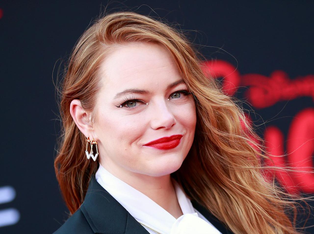 【トリビア特集】エマ・ストーン、『クルエラ』の「不気味な高笑い」を練習した場所に親近感!