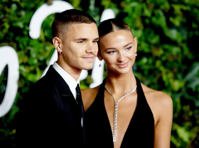 ベッカム家19歳イケメン次男、初めて恋人を連れてレッドカーペットに登場