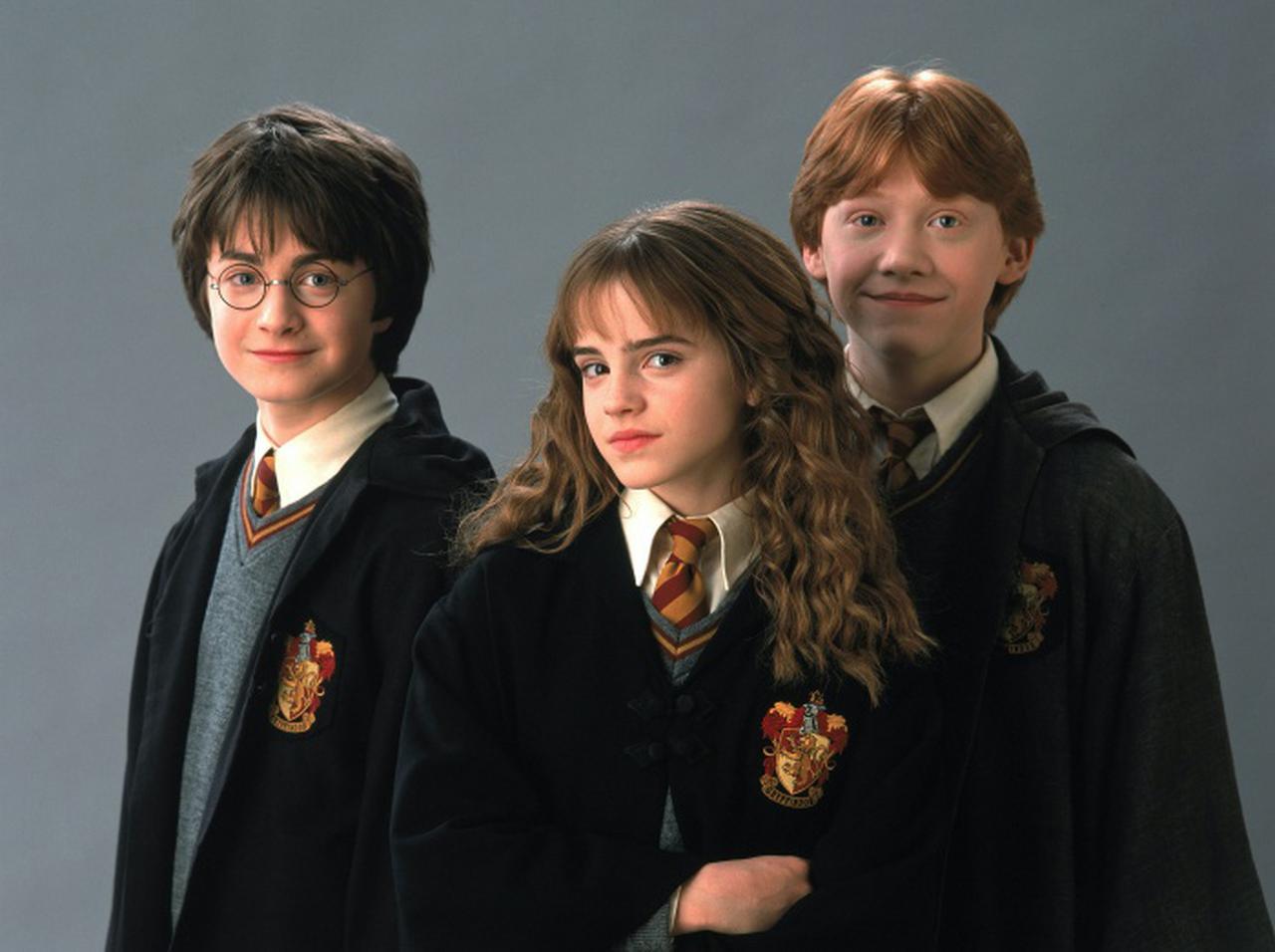 ハリー、ロン、ハーマイオニーが『ハリポタ』特番で再会、ホグワーツになつかしい顔がそろう