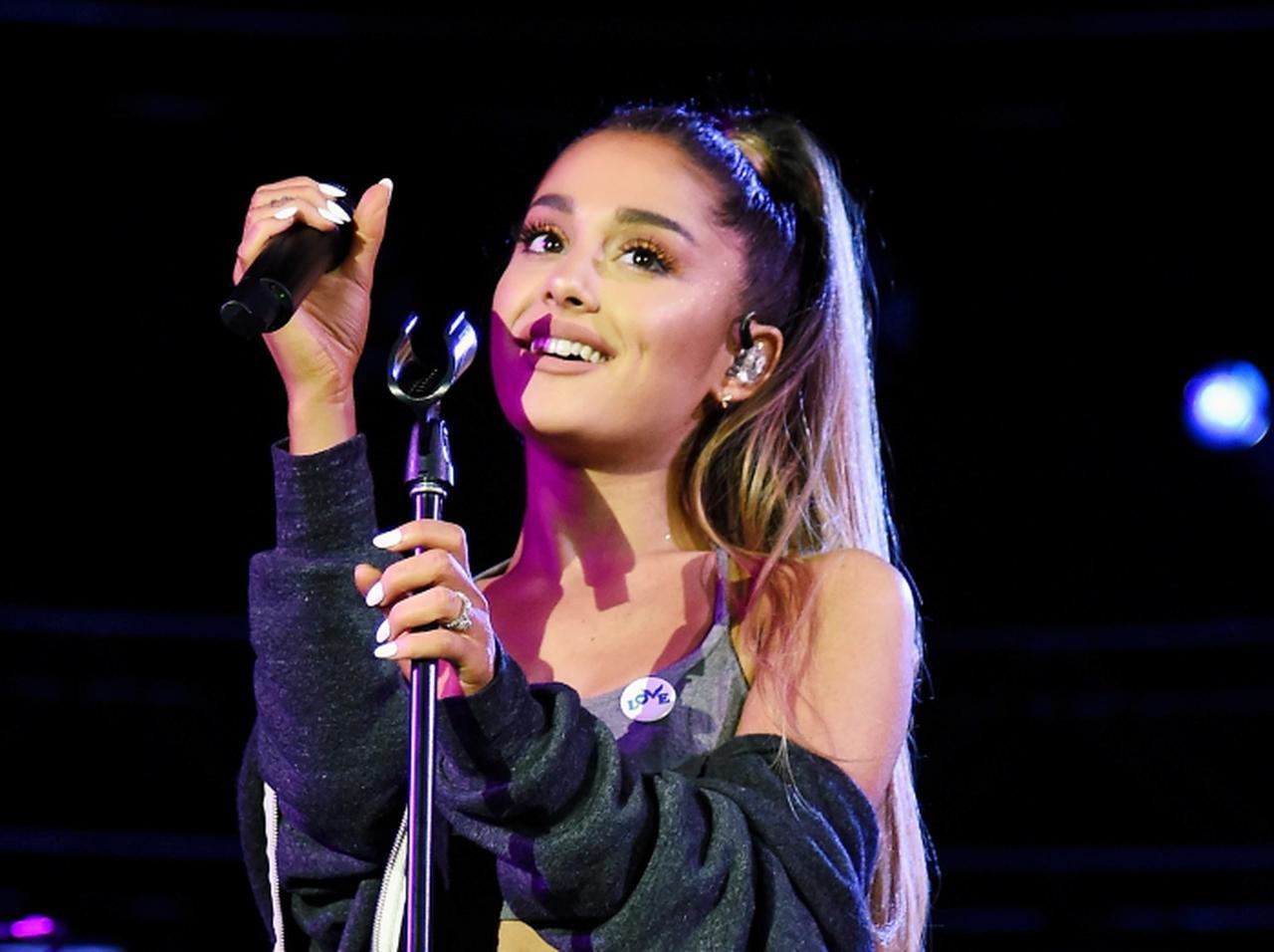 「R.E.M.」と名づけた理由は?コスメブランド秘話をアリアナが語る