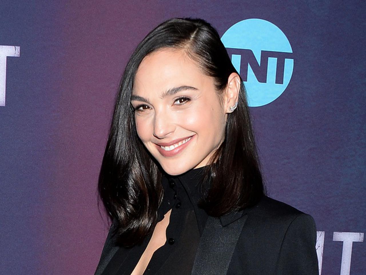 『白雪姫』実写版で悪役の女王を演じるのは、ガル・ガドット