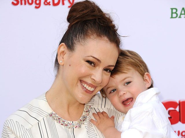 「流産」は「中絶をした罰」だと思っていたと米俳優が明かす、安全な中絶は流産や不妊に“影響しない”