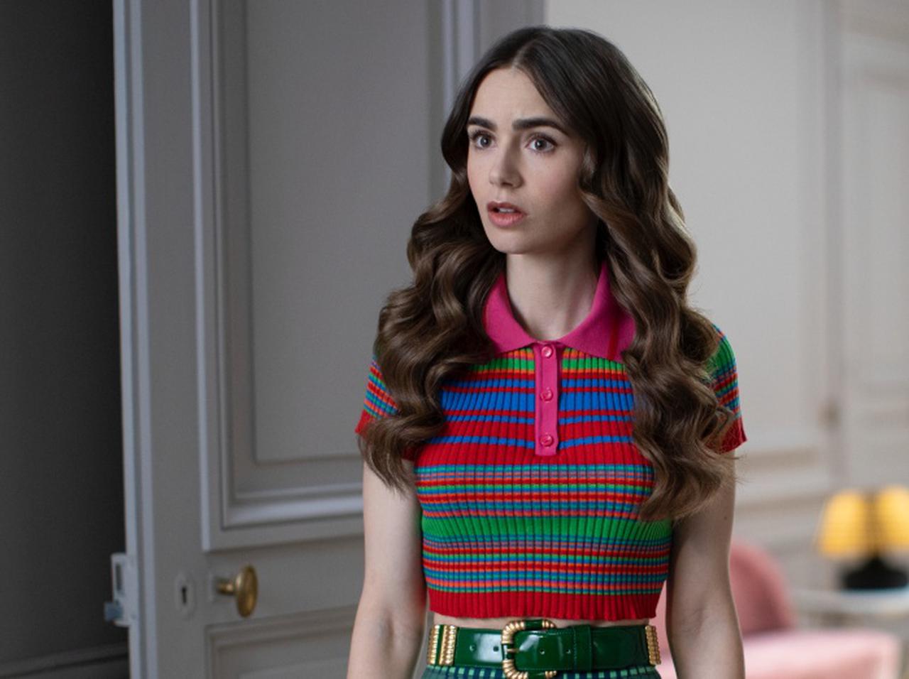 リリー・コリンズ、『エミリー、パリへ行く』のセットから持ち帰りたかったものとは?