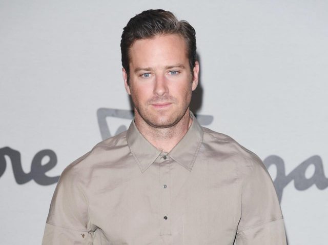 アーミー・ハマー、リハビリ施設を出て「元気にしている」と代理人が声明