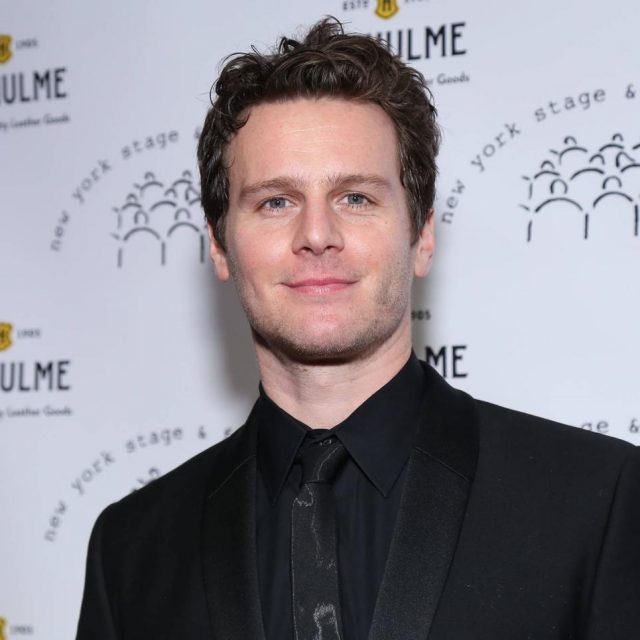 『マトリックス』の新エージェント・スミス、ジョナサン・グロフってどんな俳優？誰もが知る「あのキャラ」の声！