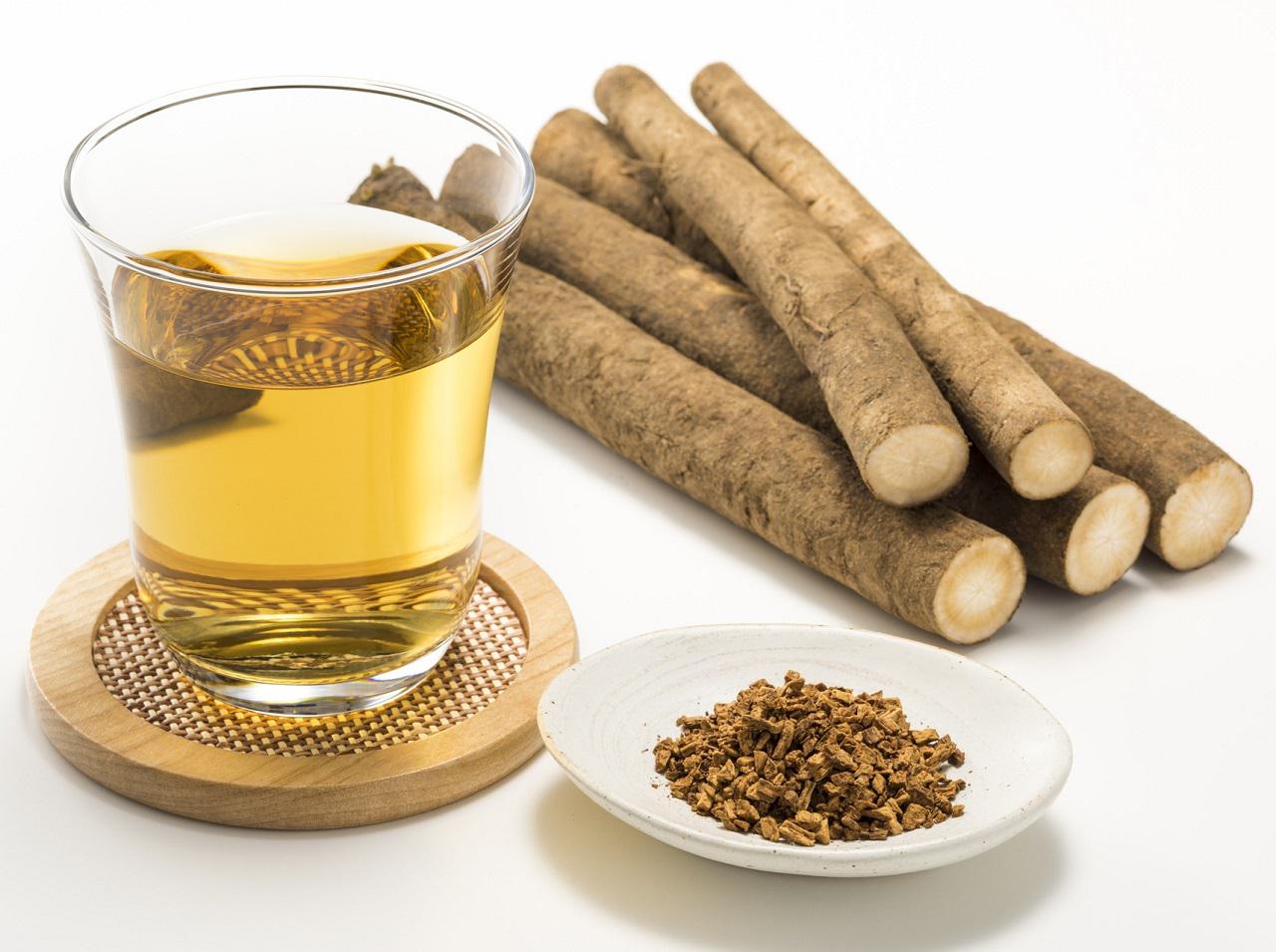 「ごぼう茶」のメリットはこんなに!腸や肌に嬉しい3つのメリット