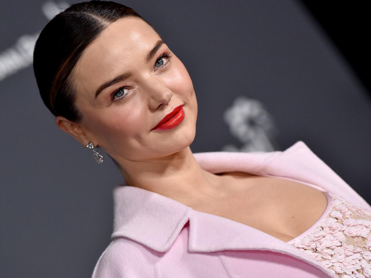 眉にラインストーン!?ミランダ・カーの「フェイス・ジュエリー」が真似したい可愛さ