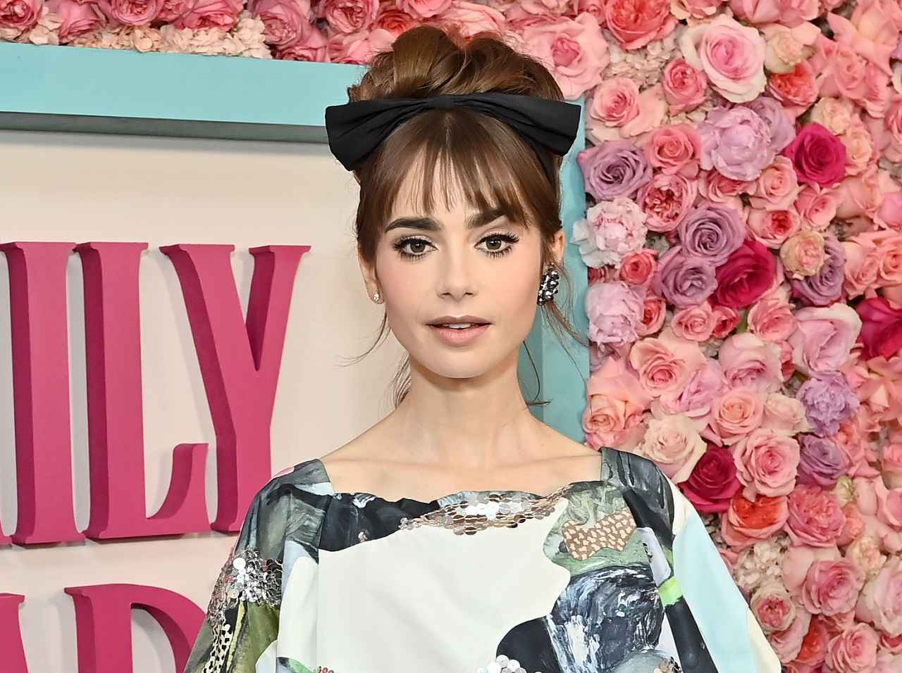 『エミリー、パリへ行く』リリー・コリンズがガチで愛用!プチプラなのに優秀な美容製品とは?