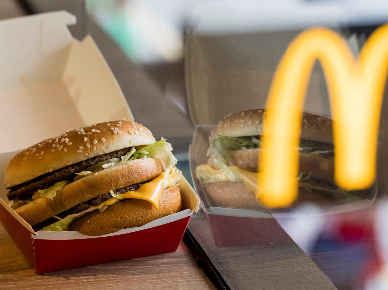 マクドナルド、店員が明かしたハンバーガーの「作り方」に総ツッコミ！