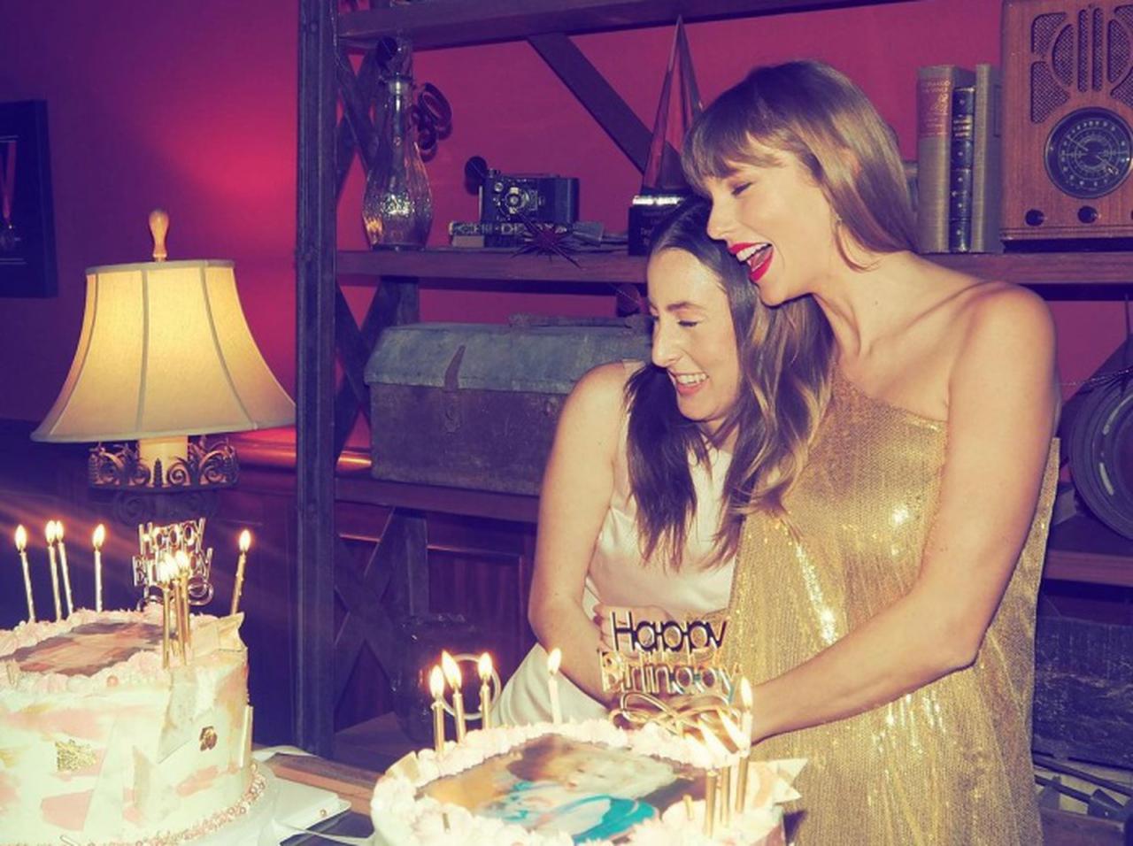 テイラー・スウィフトが32歳に!誕生日パーティーに集まったセレブは誰?「私は32歳を感じてる」