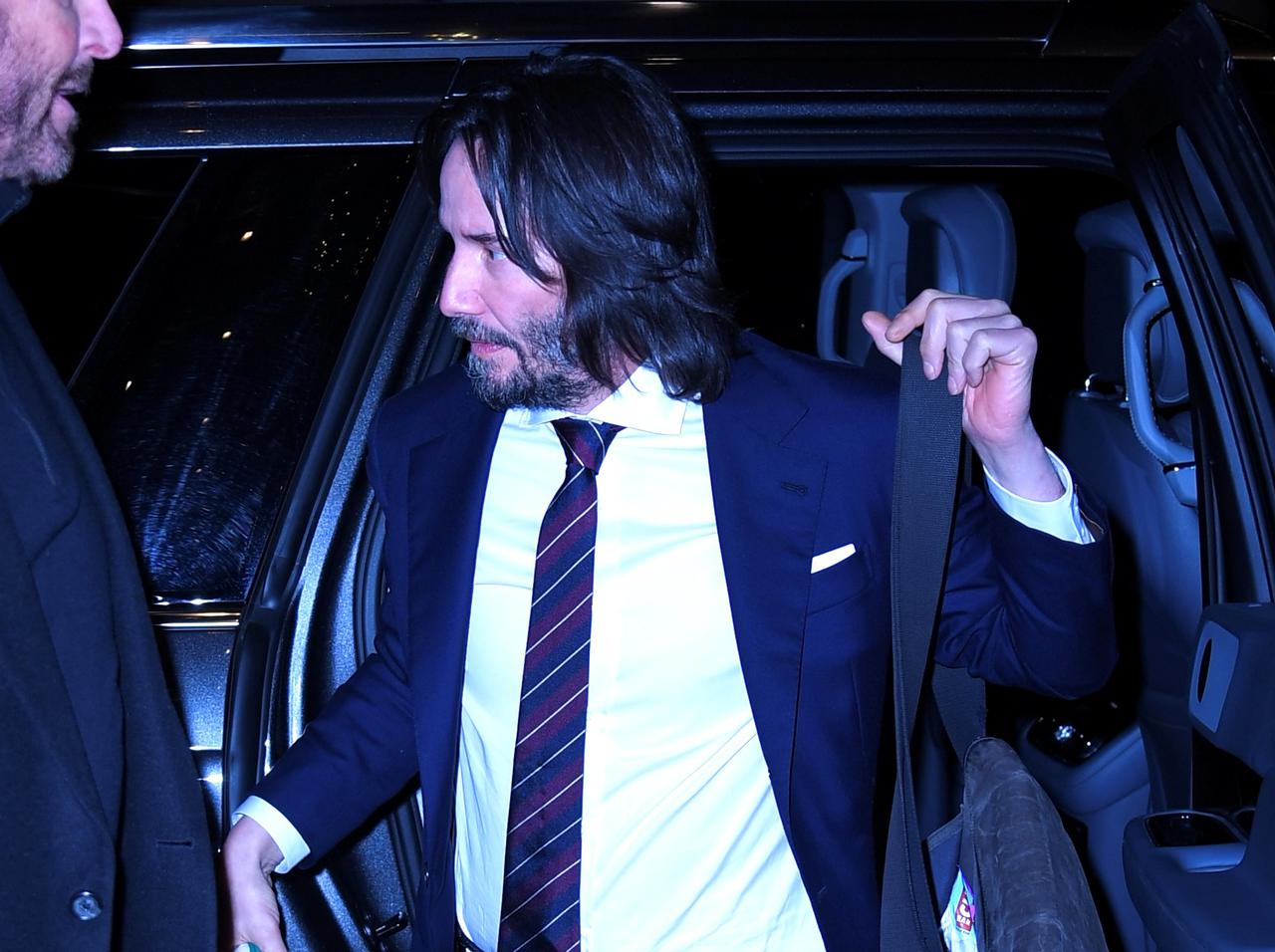 キアヌ・リーブス、「ホテルに着いた時の姿」がいろいろと最高すぎる