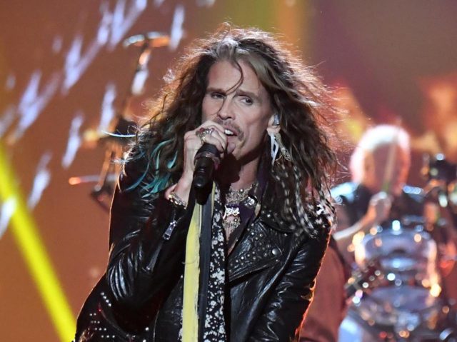 スティーヴン・タイラー、孫をボイスパーカッションであやす