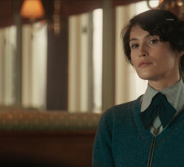 「キングスマン」設立の立役者は女性！『キングスマン：ファースト・エージェント』予告編でライフルをぶっ放すあの人がスゴかった