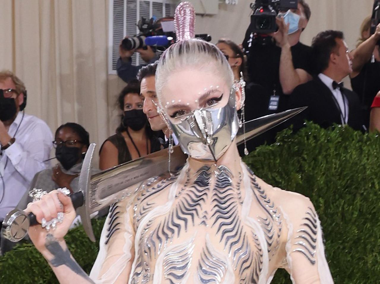 元彼のイーロン・マスクをディス？グライムスの新曲「Player of Games」の歌詞が話題に