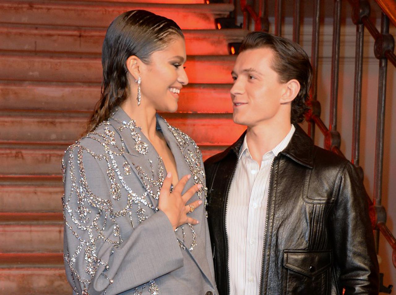 可愛すぎる！トム・ホランドとゼンデイヤが揃ってレカペに、2人のやり取りにキュン