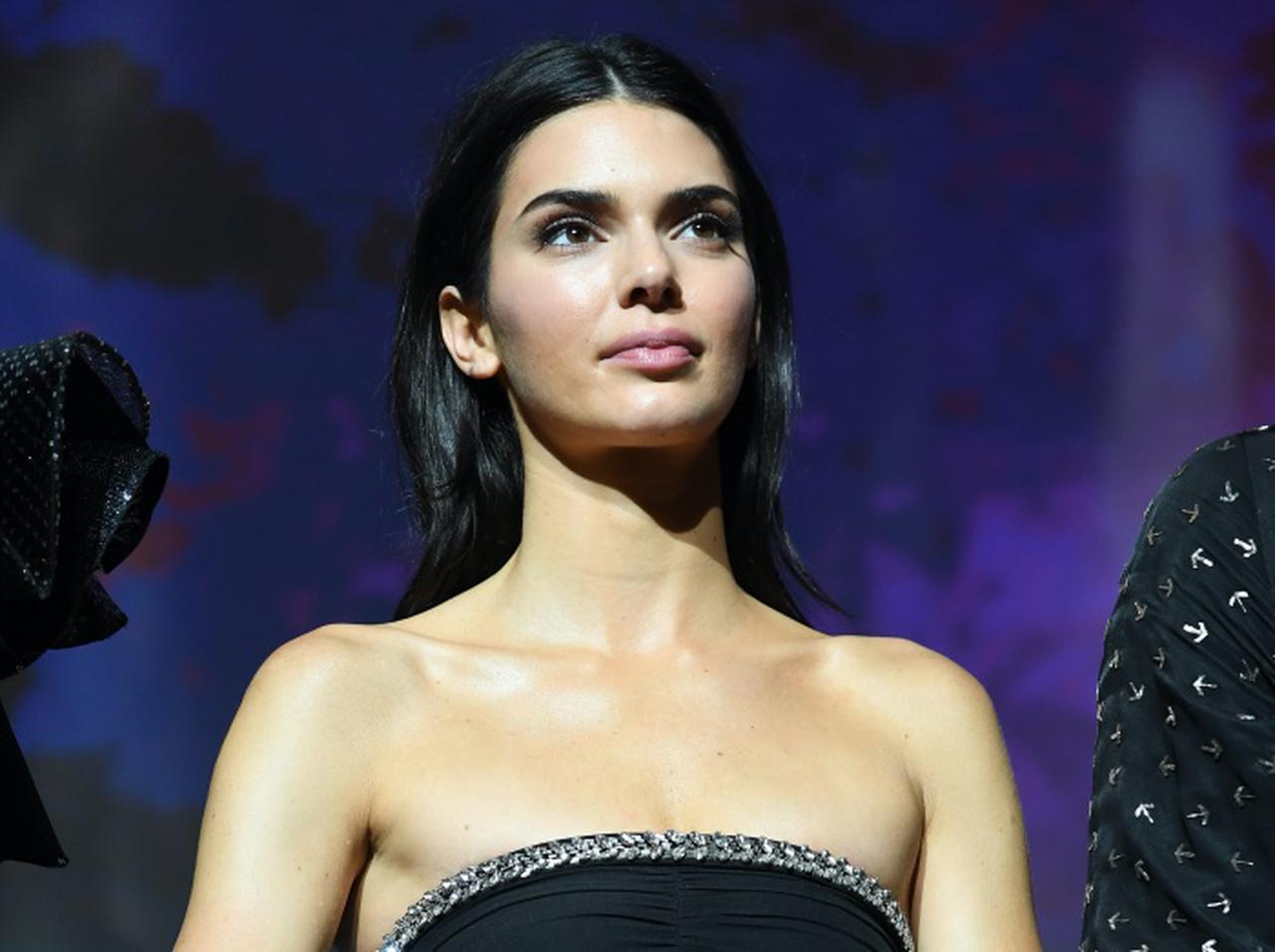 ケンダル・ジェンナー、自分と同じく「不安」に悩む人たちに向けてメッセージ