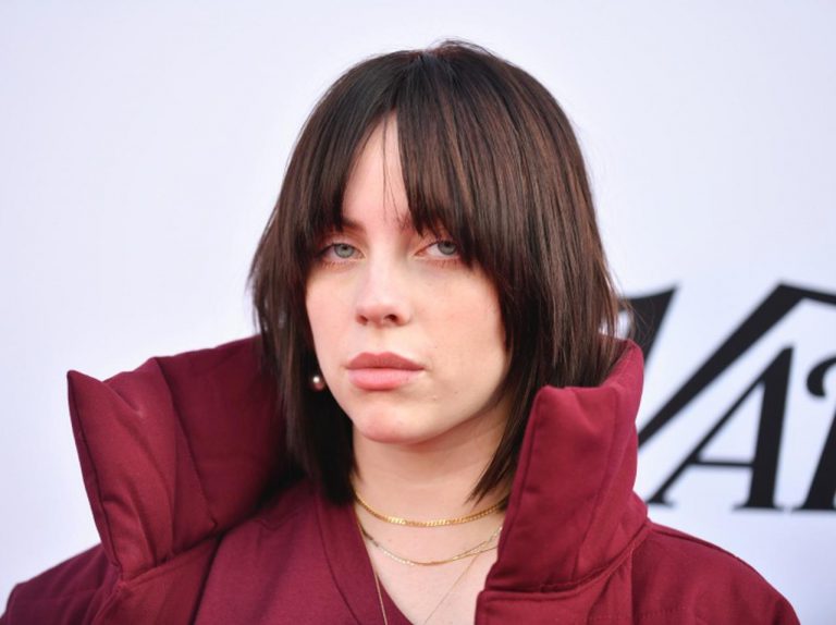 ビリー・アイリッシュがコロナ後遺症に悩まされていることを告白、ワクチンがなかったら「死んでいた」と語る