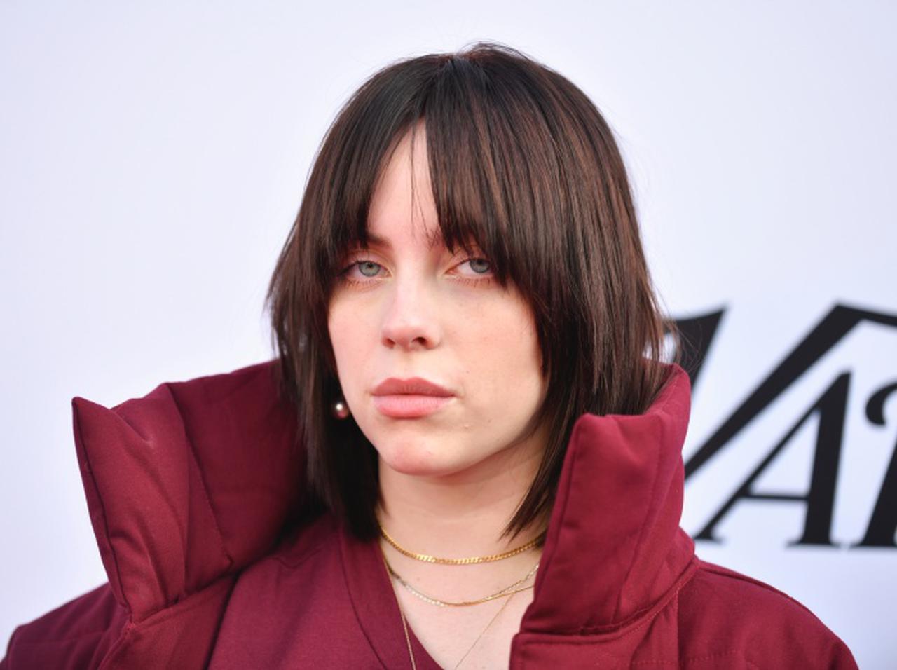 ビリー・アイリッシュがコロナ後遺症に悩まされていることを告白、ワクチンがなかったら「死んでいた」と語る