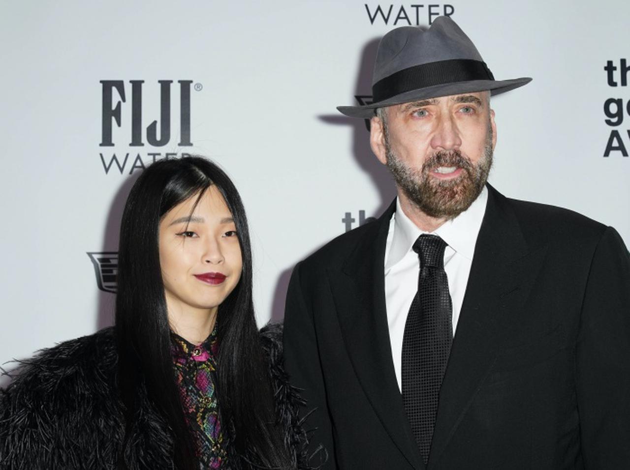 ニコラス・ケイジ、日本人妻と「お揃いコーデ」でショッピング