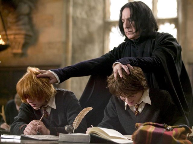 『ハリー・ポッター』スネイプ、ロンとネビルへの「禁止令」に“先生の苦労”が感じられる…