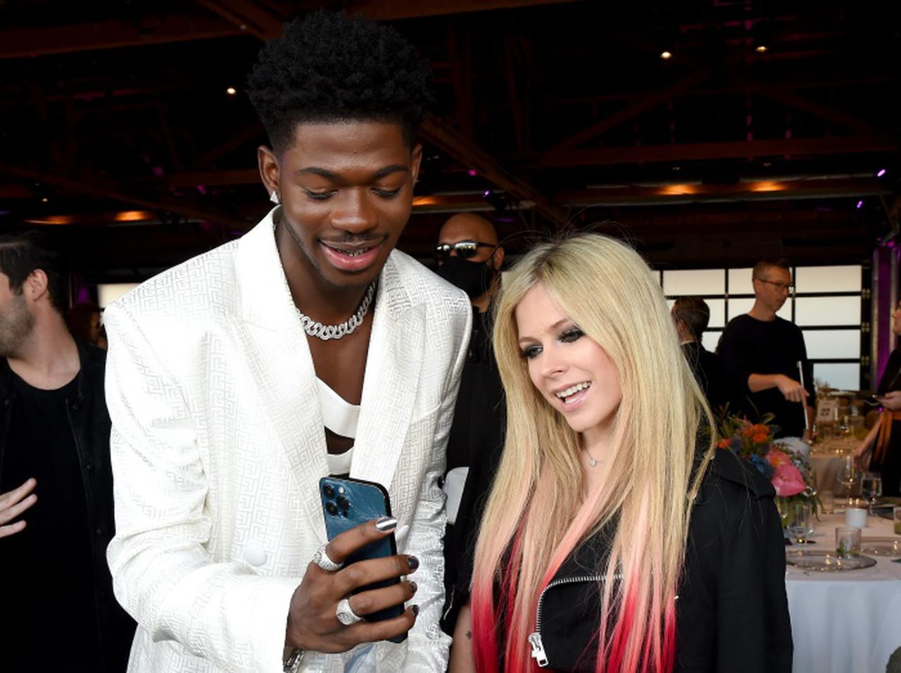 アヴリル・ラヴィーン、自身が次世代に多大な影響を与えていることについて語る