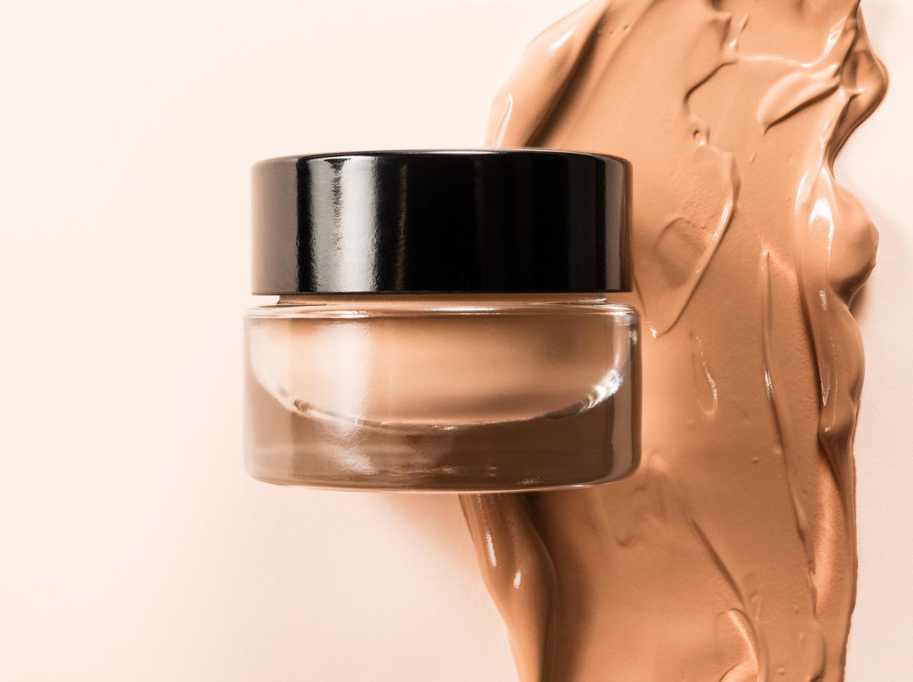 カバー力の高さをプロが絶賛!ニキビを徹底的にカバーしたい人必見の「コンシーラー」とは