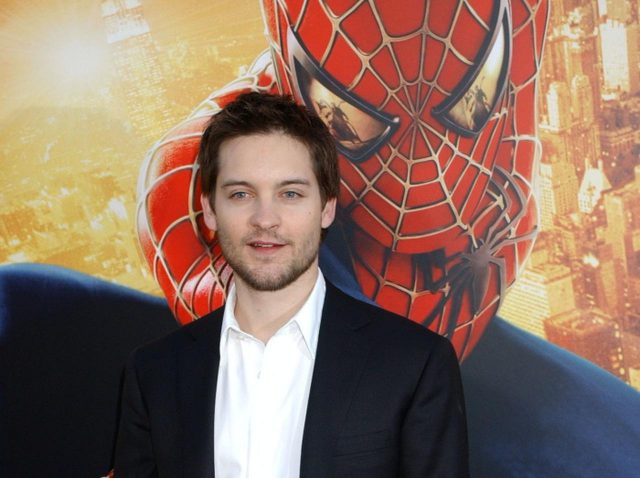 トビー・マグワイア、『スパイダーマン』の“逆さ吊りキス”で「溺れかけていた」とMJ役キルスティン・ダンストが明かす